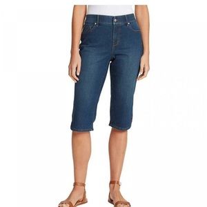 Gloria Vanderbilt Jean Skimmers- slimming effect never worn.